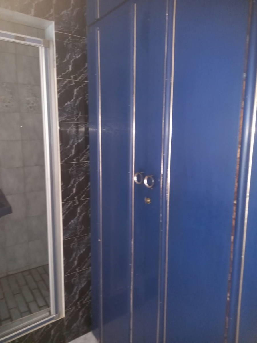 5 Bedroom Property for Sale in Manzil Park North West